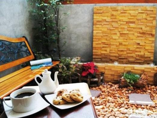 Focal Local Bed and Breakfast 11