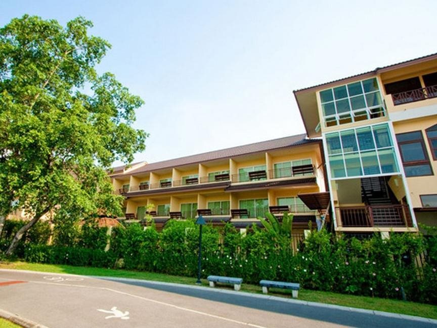 Suphan Lake Hometel 8