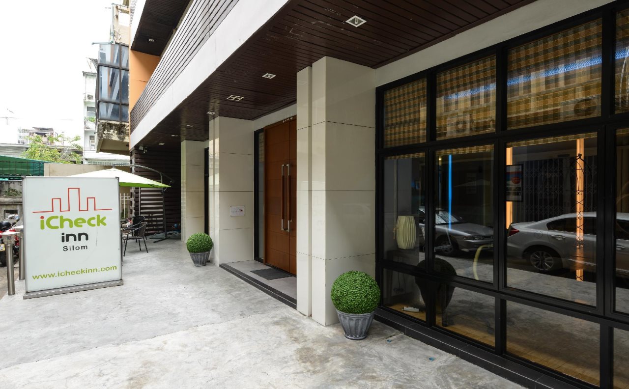ICheck Inn Gems Center Silom 15