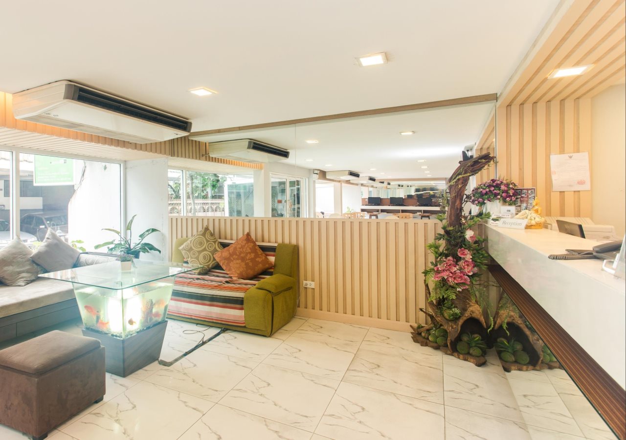 Nantra Ploenchit,Bangkok 23
