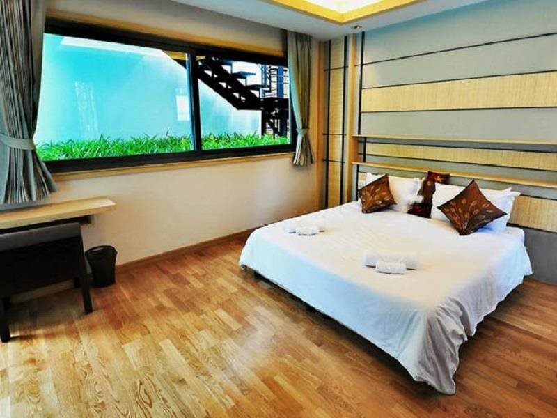 Paragon Inn 2