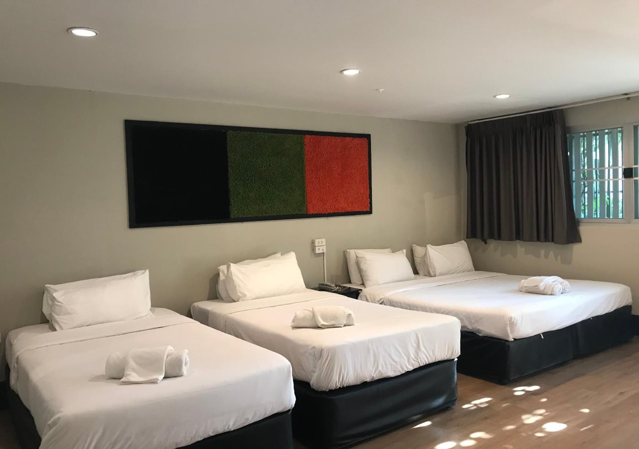 Paragon Inn 4