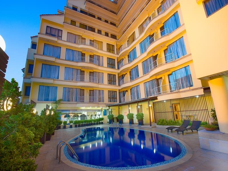 Oakwood Hotel & Residence Bangkok 1