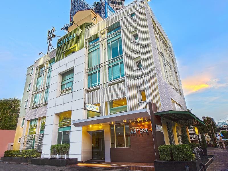 Oakwood Hotel & Residence Bangkok 5