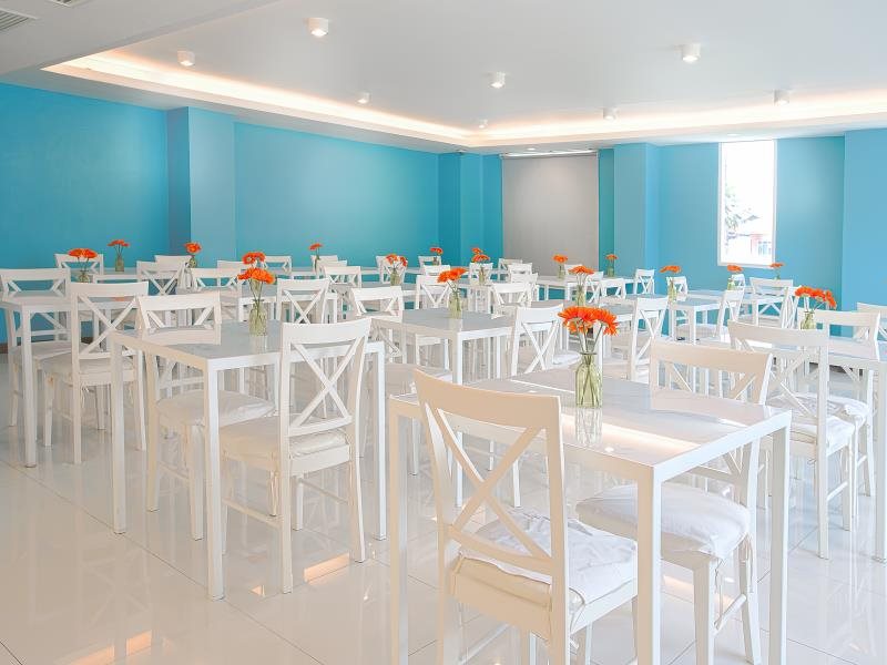 Oakwood Hotel & Residence Bangkok 6