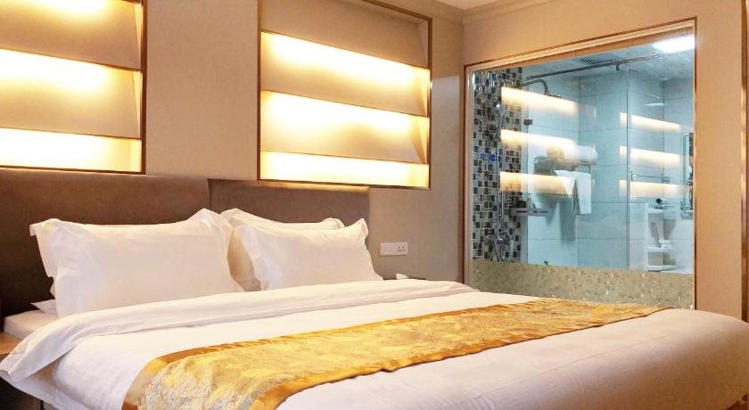 Dancenter Bangkok Travellers Hotel 5
