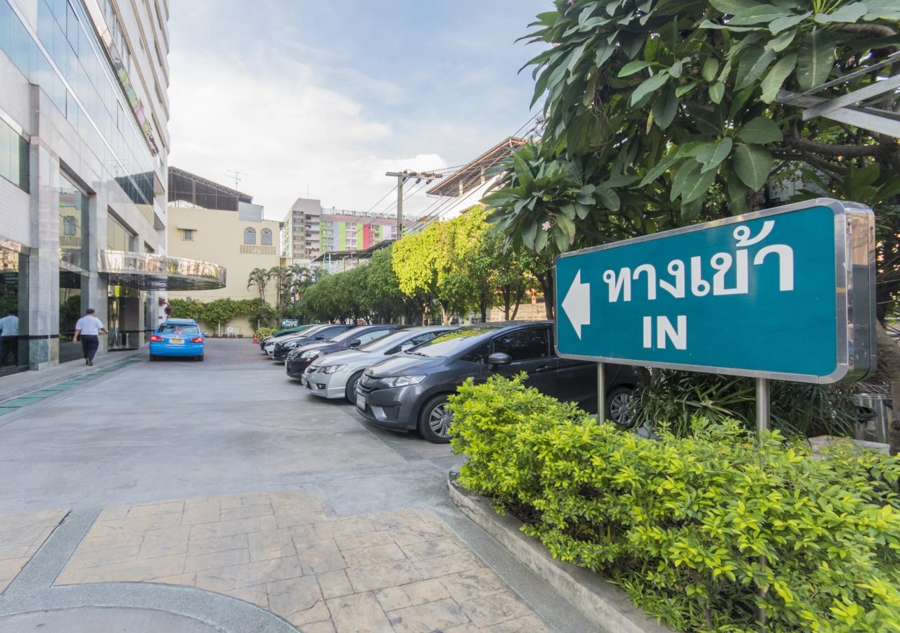 B.U. Place 24
