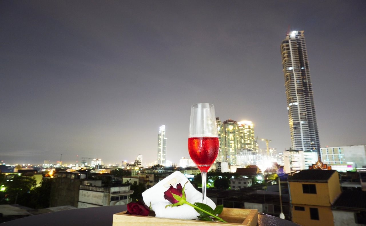 Miloft Sathorn Hotel 12