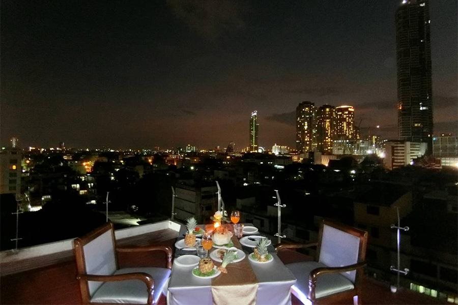 Miloft Sathorn Hotel 24