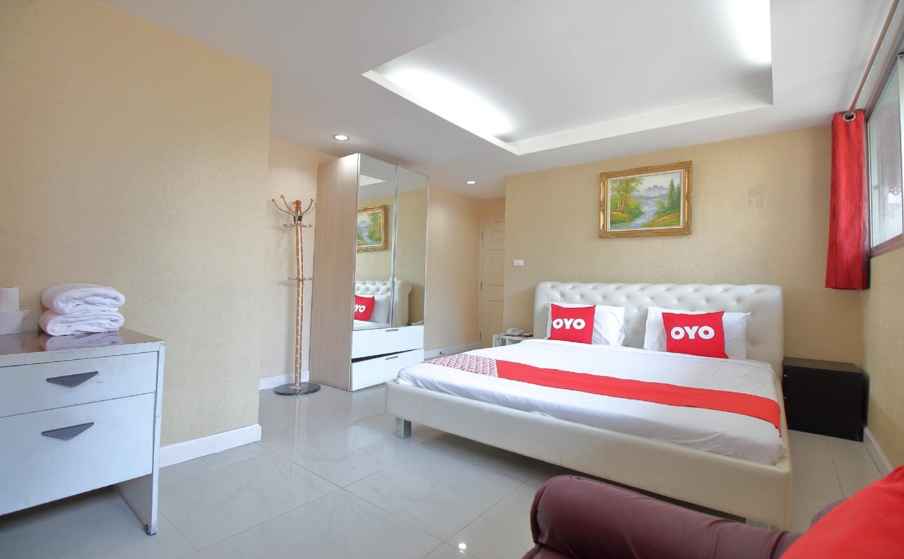 OYO 102 Diamond Residence Silom 1