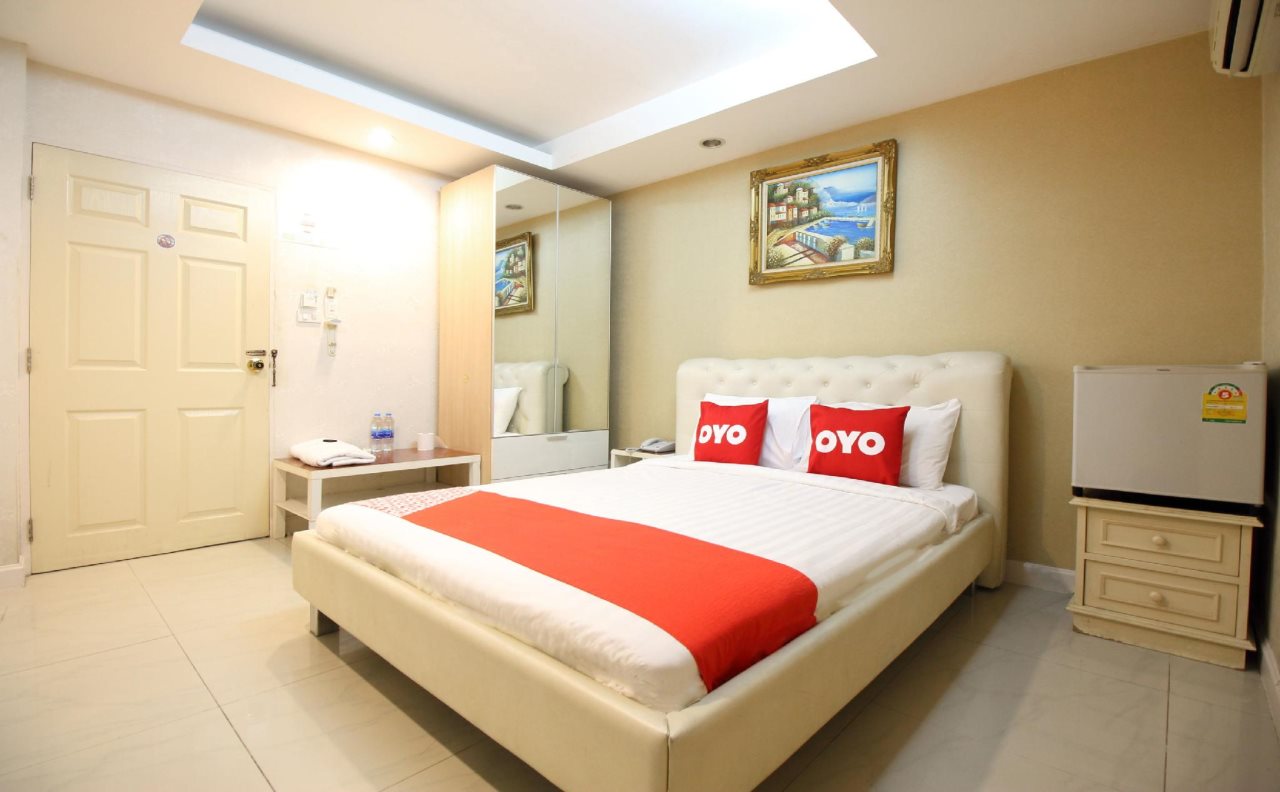 OYO 102 Diamond Residence Silom 14