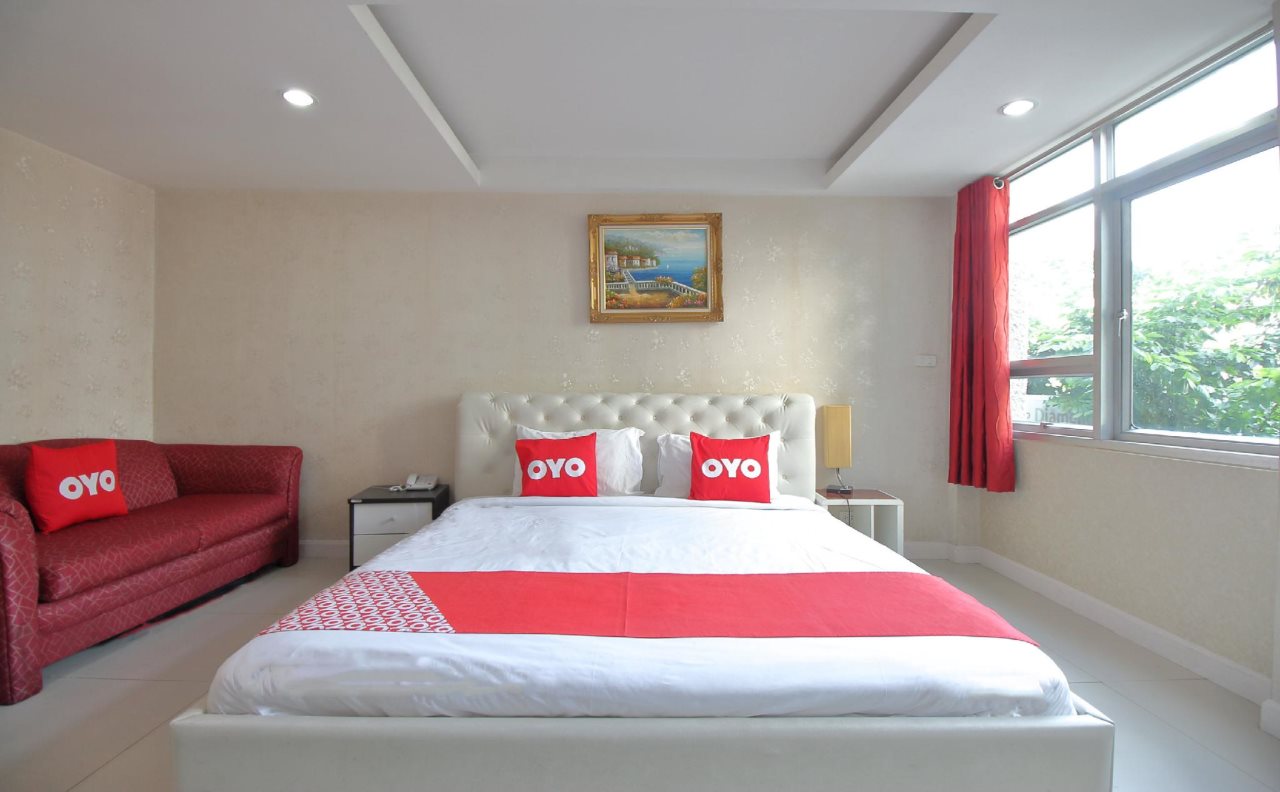OYO 102 Diamond Residence Silom 24
