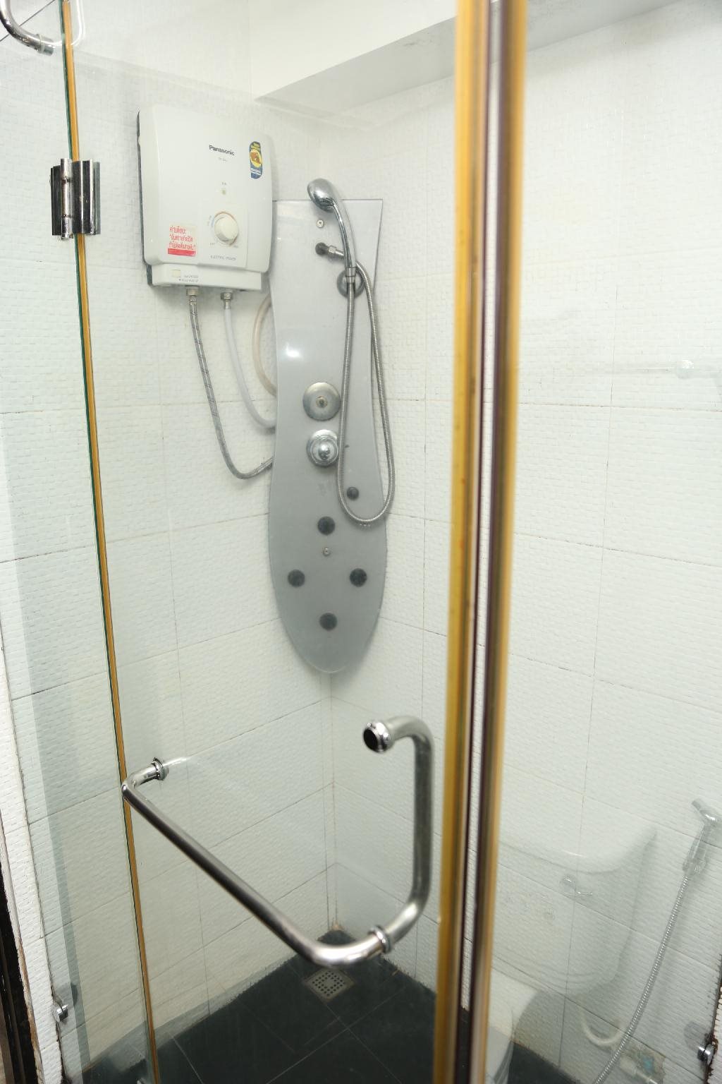 Boss Suites Nana Hotel 2