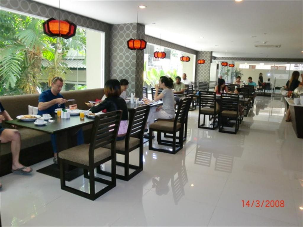 Boss Suites Nana Hotel 4