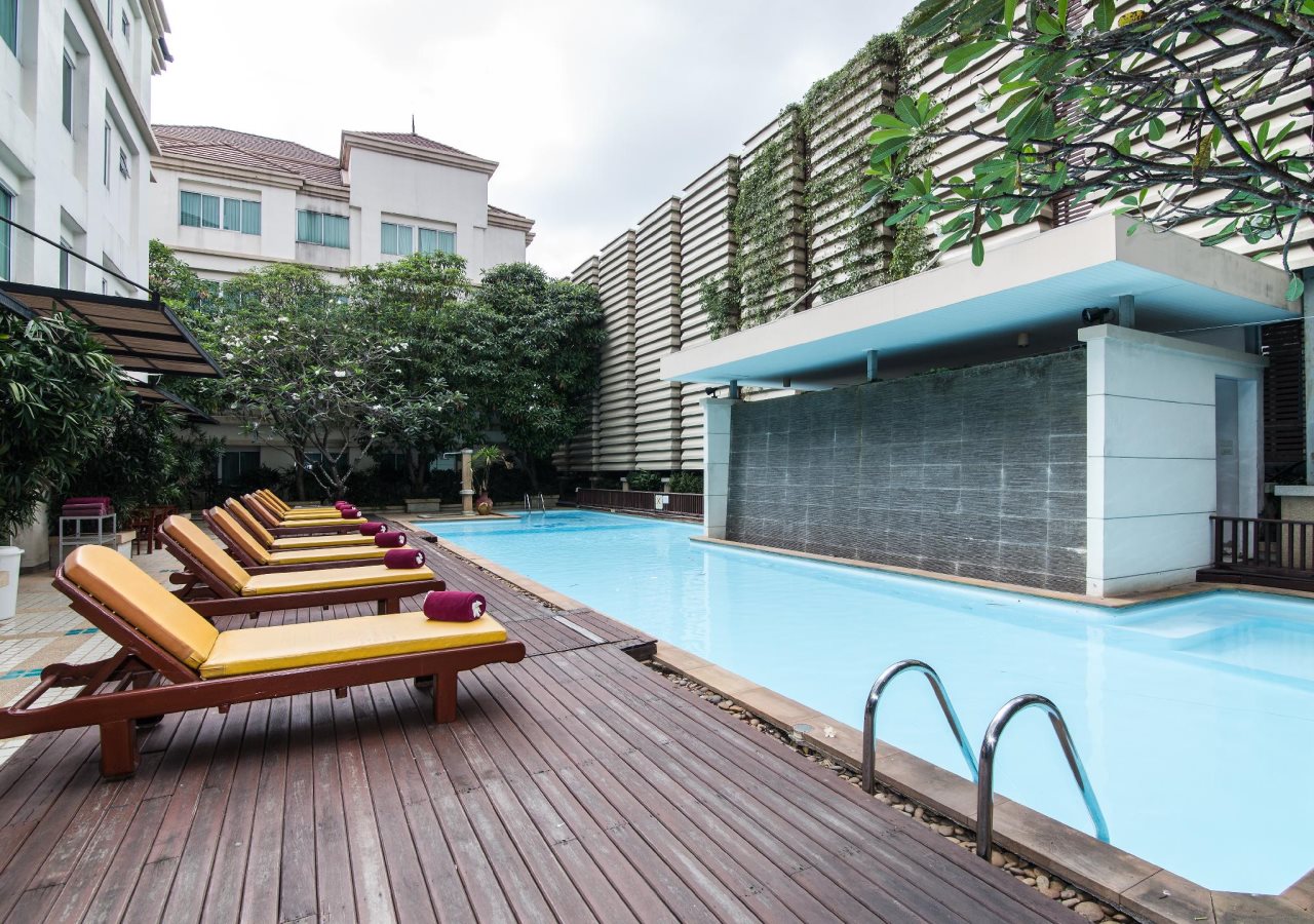 Avion Village 16
