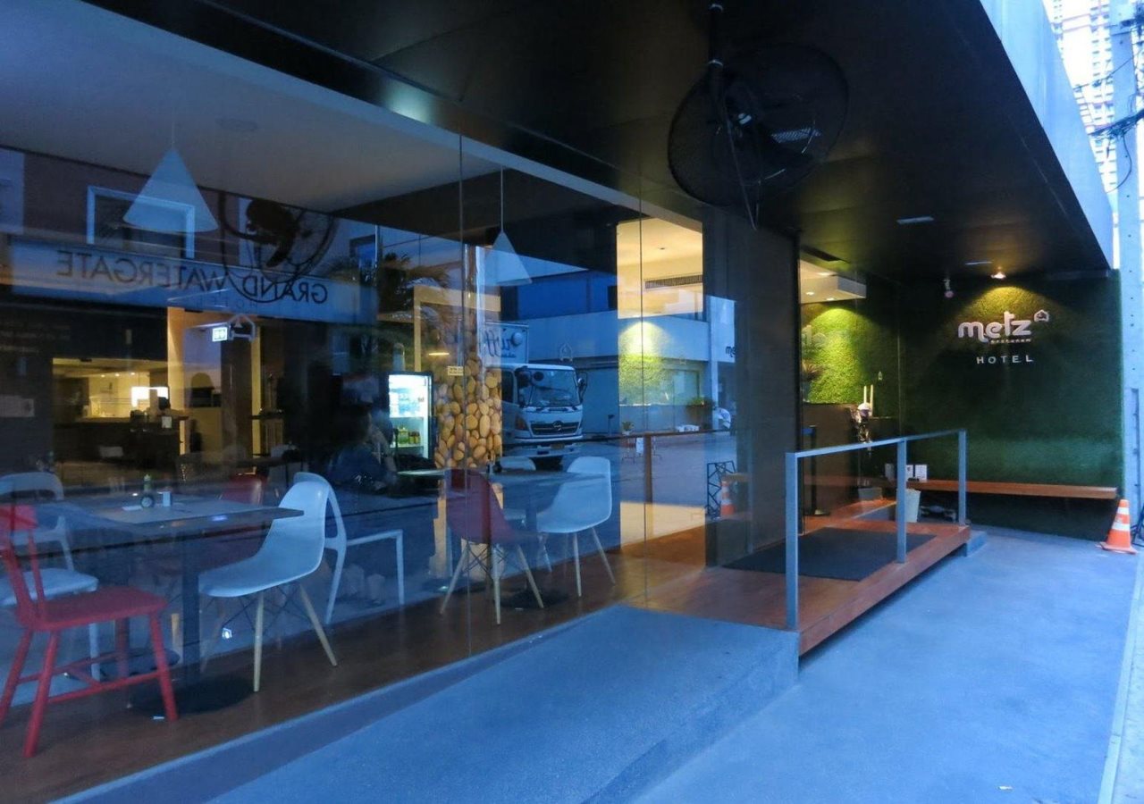 Metz Pratunam 23