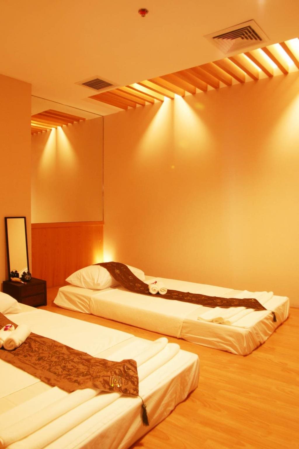 Niran Grand Hotel 11