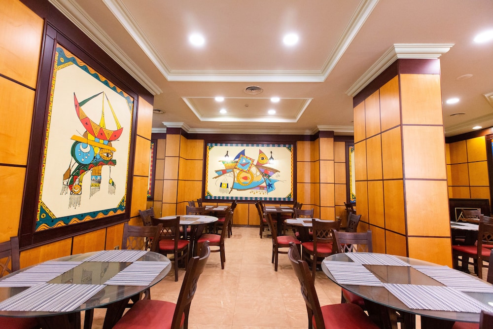 Grand Pyramids Hotel 22