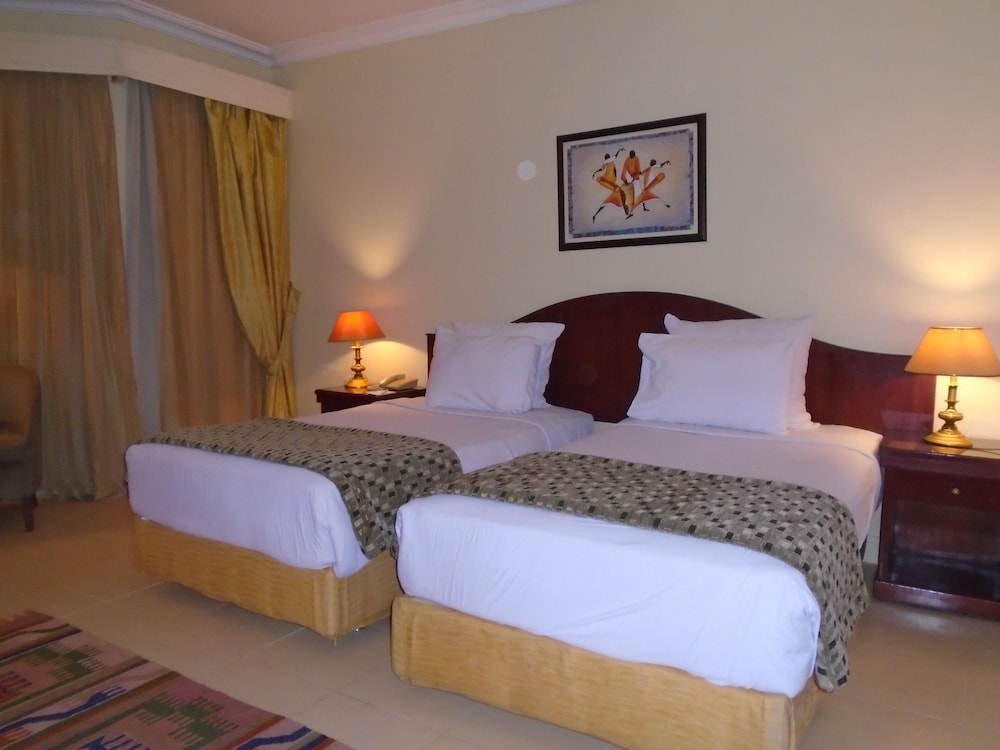 Grand Pyramids Hotel 9