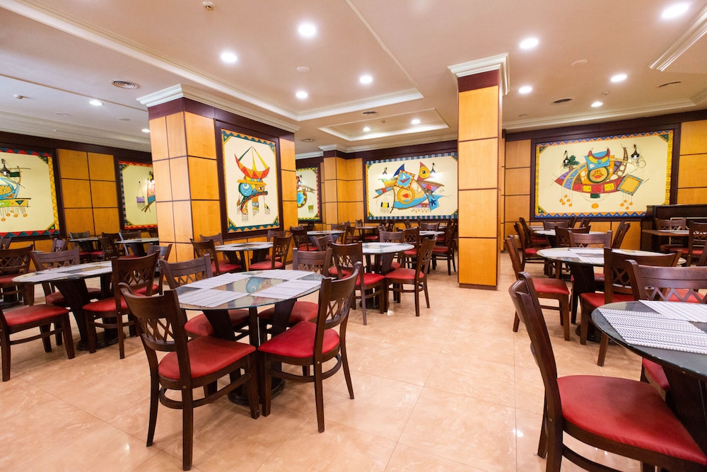 Grand Pyramids Hotel 21