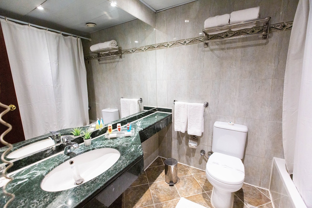 Grand Pyramids Hotel 12