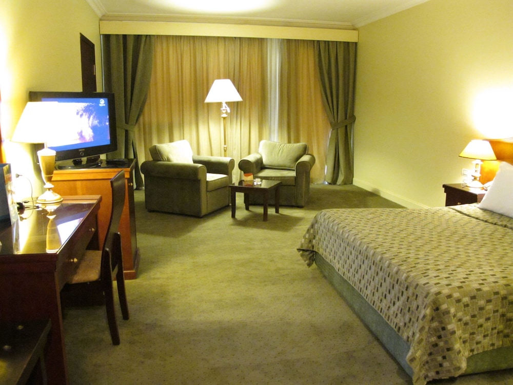 Grand Pyramids Hotel 2