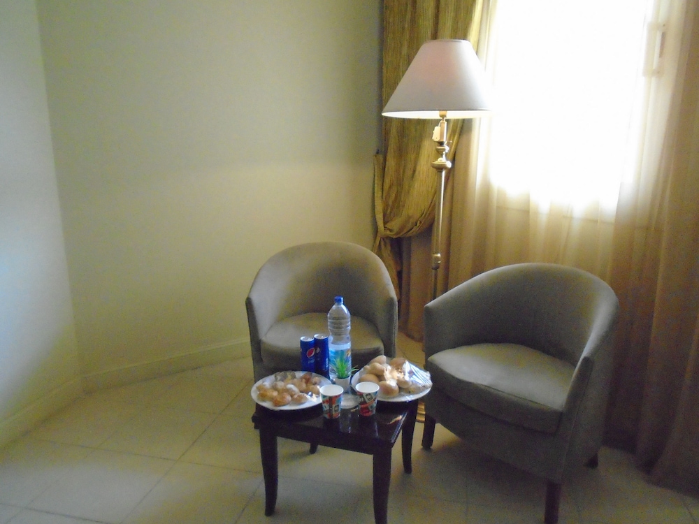 Grand Pyramids Hotel 10