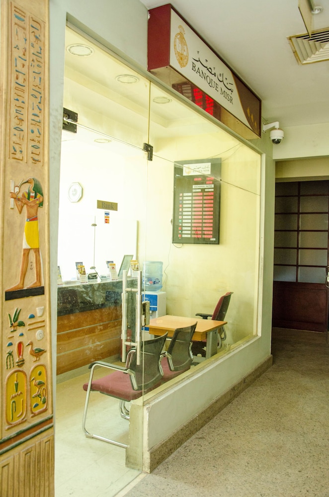 Grand Pyramids Hotel 18