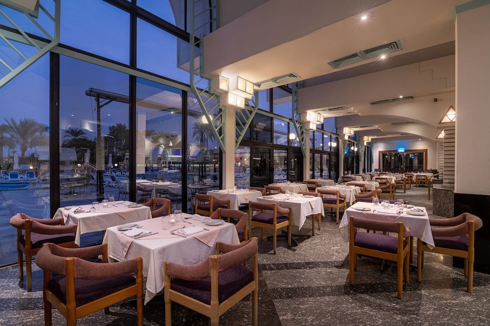 JAZ Pyramids Resort 24