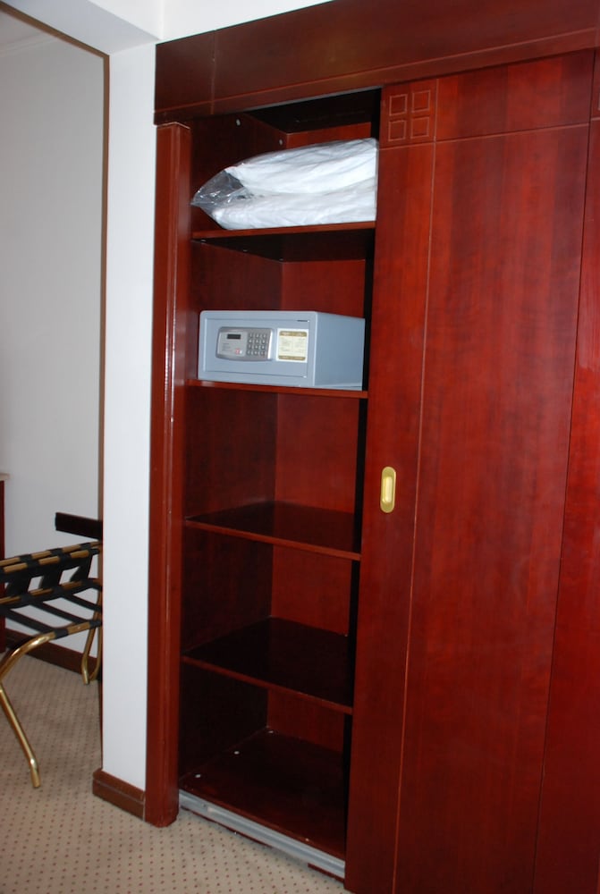 Safir 13