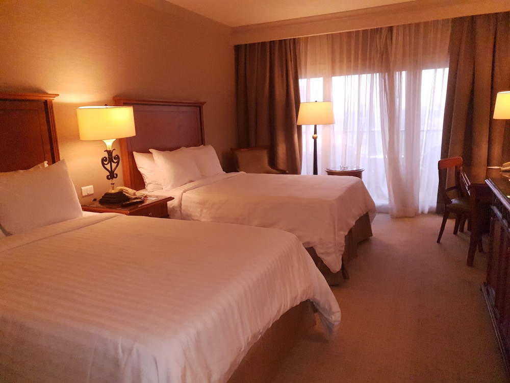 Cairo Marriott Hotel & Omar Khayyam Casino 18