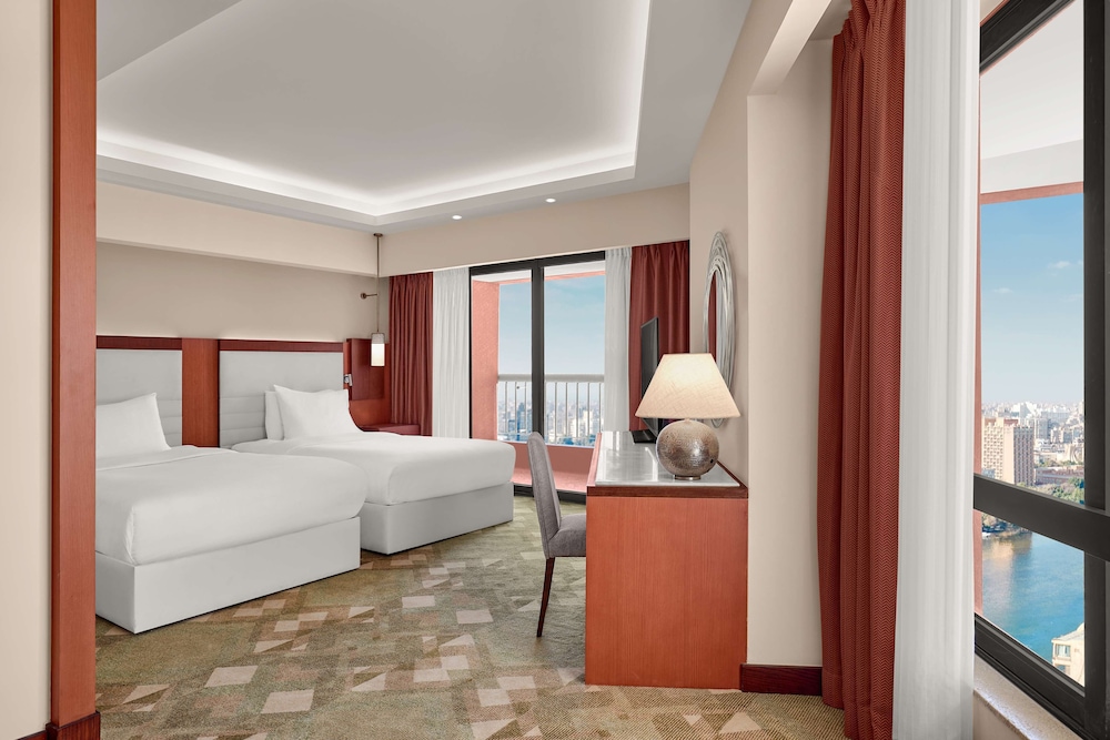 Ramses Hilton 6