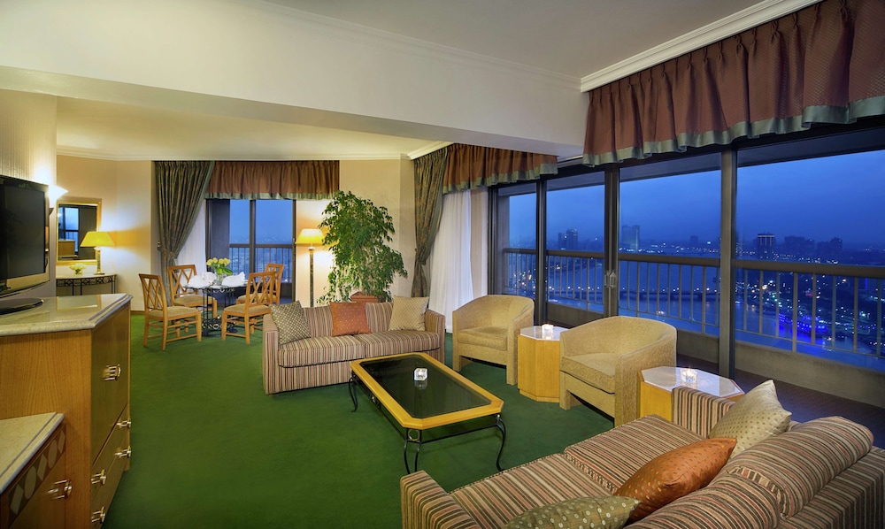 Ramses Hilton 9