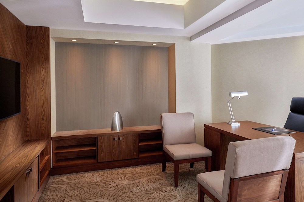 Ramses Hilton 12