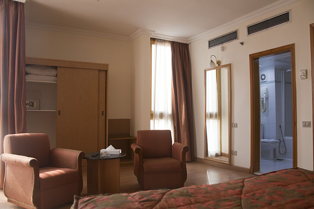 Maadi 19