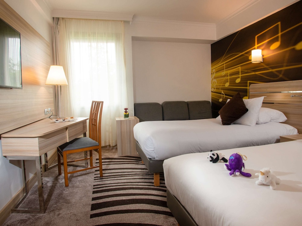 Novotel Cairo Airport 8