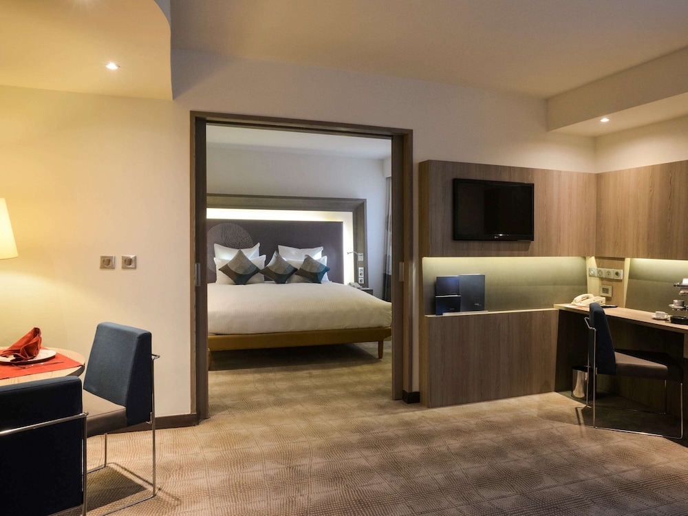 Novotel Cairo Airport 7