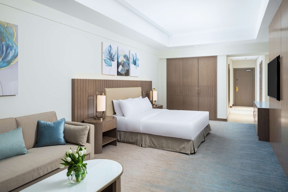 Hilton Pyramids Golf Resort 18