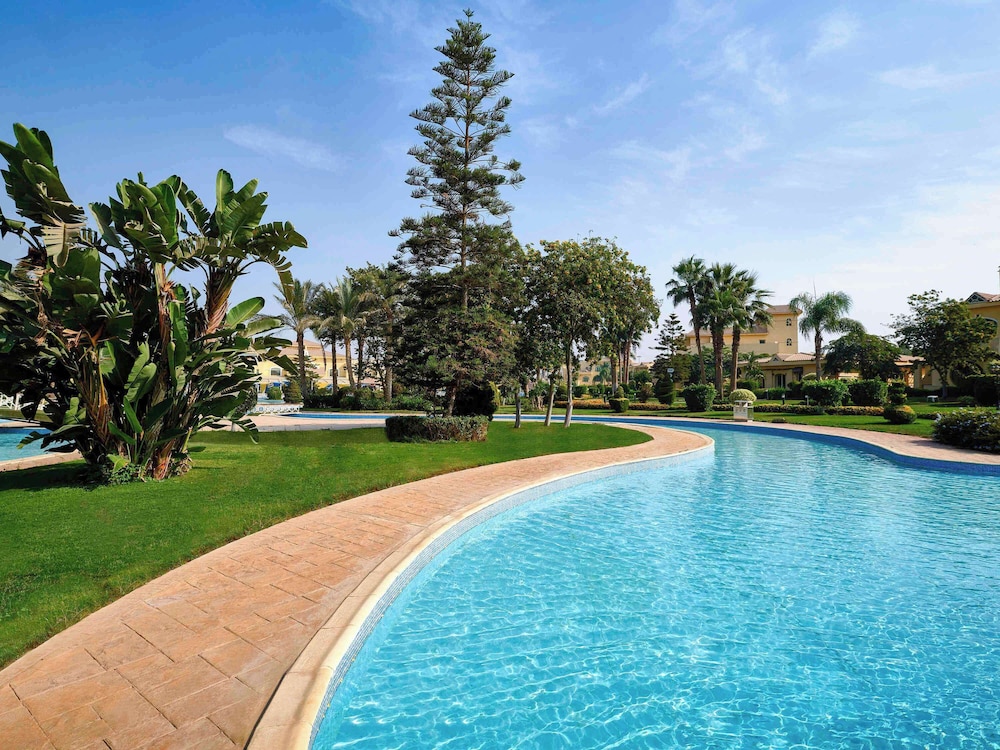 Mövenpick Cairo Media City 23
