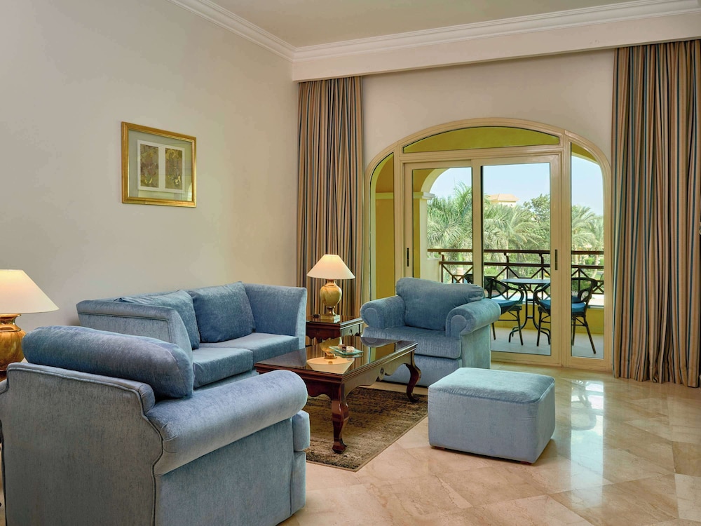 Mövenpick Cairo Media City 8
