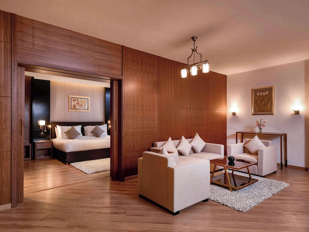 Mövenpick Cairo Media City 15