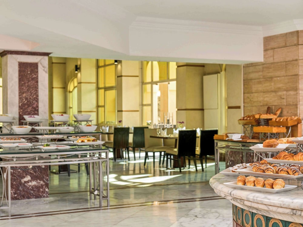 Mövenpick Cairo Media City 12