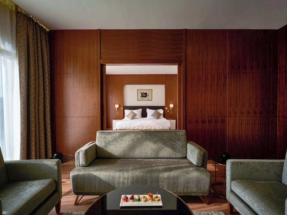 Mövenpick Cairo Media City 10
