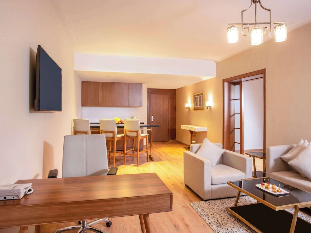 Mövenpick Cairo Media City 17