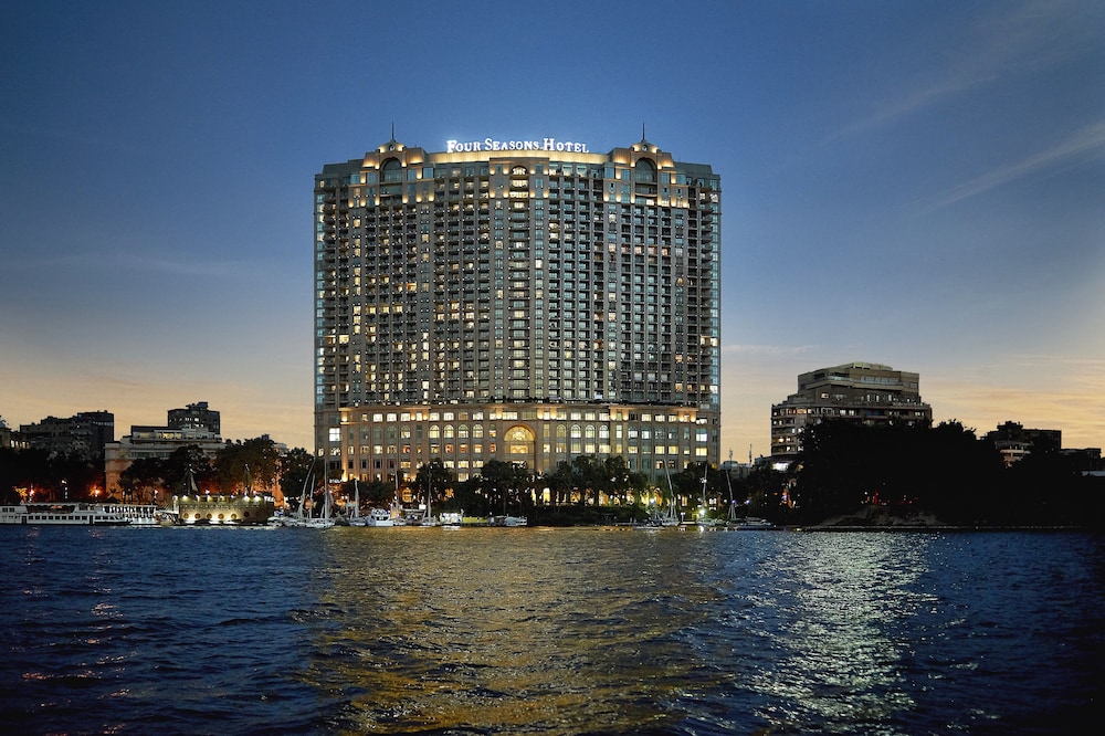Four Seasons Hotel Cairo at Nile Plaza 1