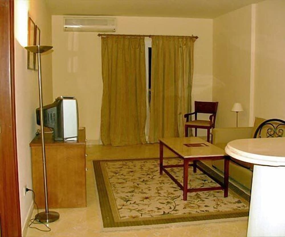 Golden Carven Hotel 9