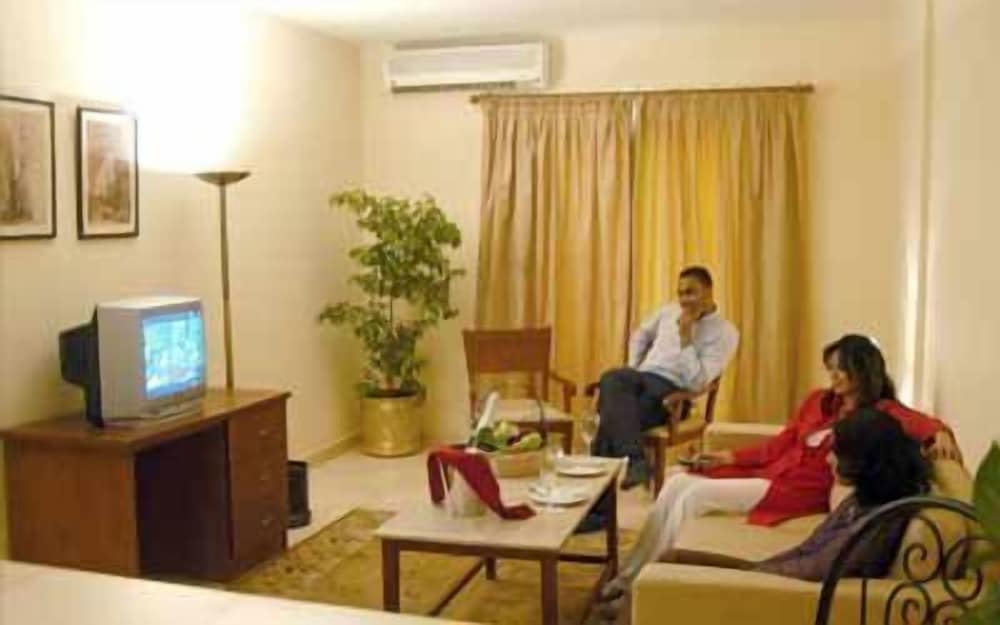 Golden Carven Hotel 8