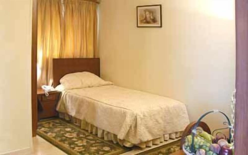 Golden Carven Hotel 6