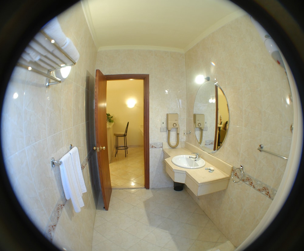 Golden Carven Hotel 11
