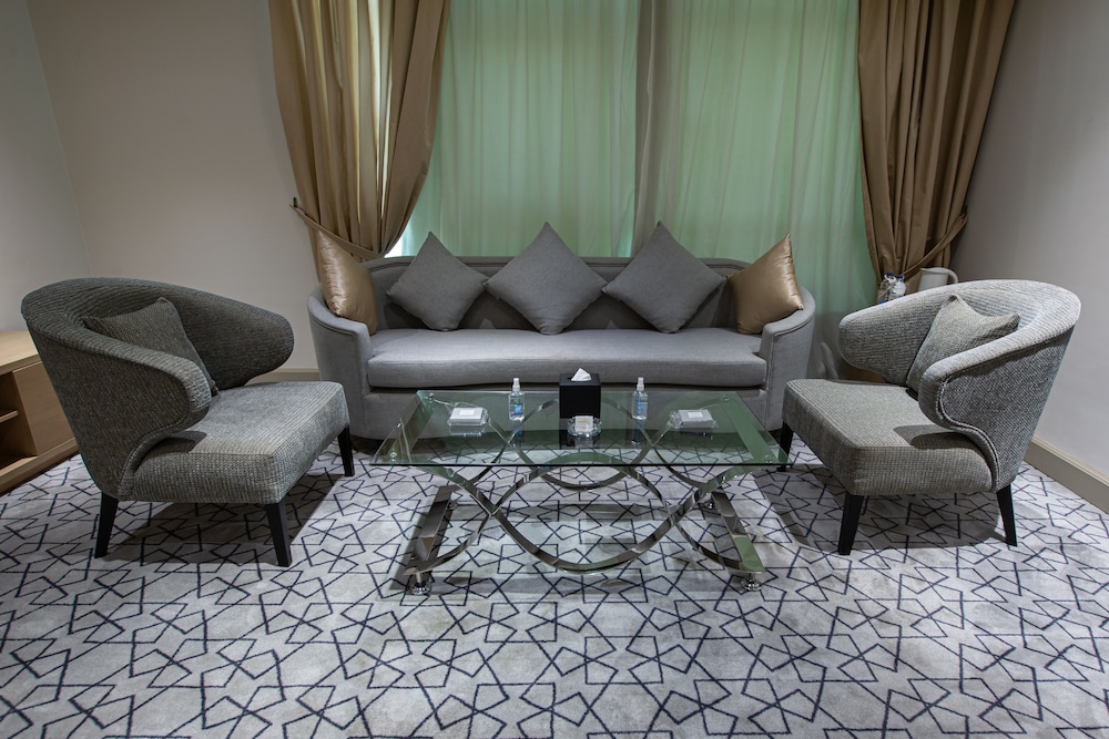 Triumph Plaza Hotel 8